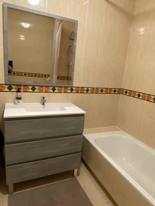 Lovely Tona Torremolinos Exterior photo